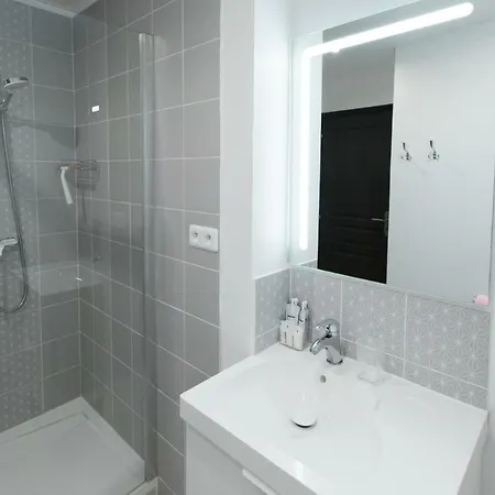 Le Petit Hyerois Apartment *